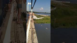 Прыжки с моста в воду.  Йошкар-Ола