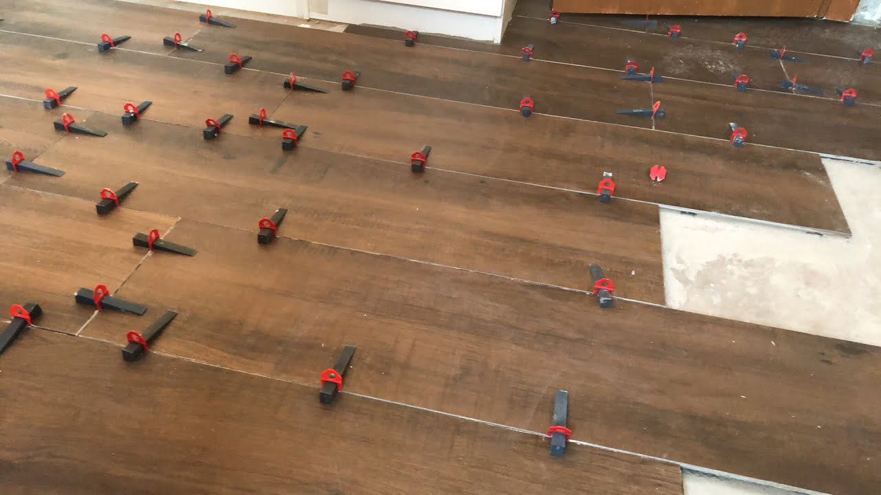 Instalando porcelanato de 104 x 0,25