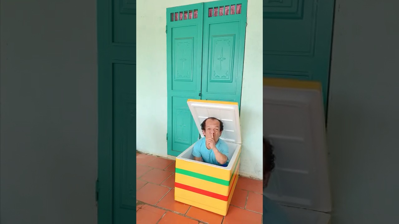 Knock Knock 🚪🥸