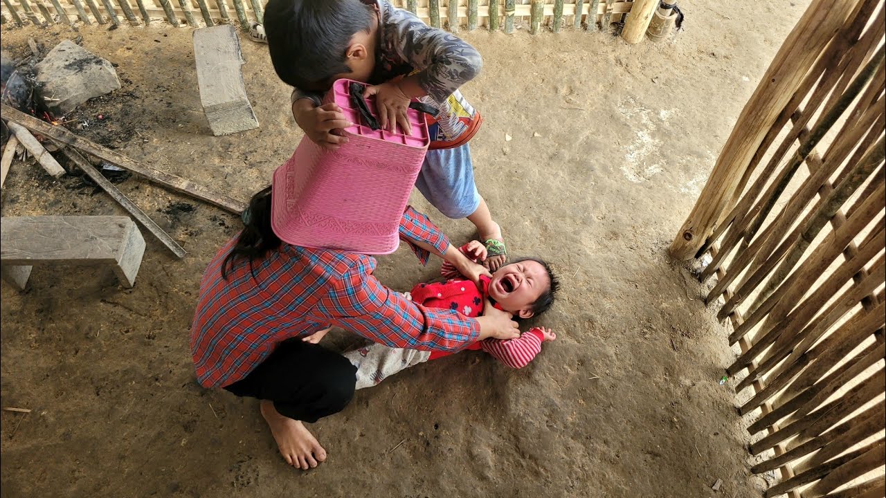 Full video of crazy mother, Brother goes to find food for his younger brother and mother.