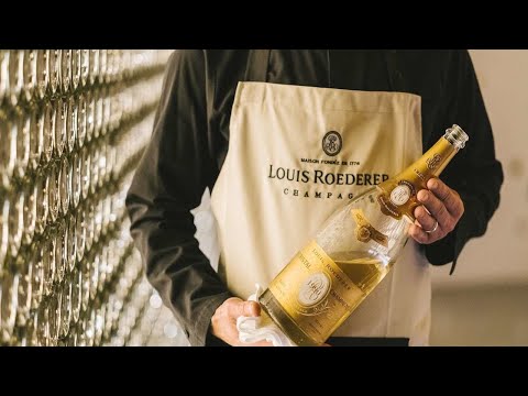 Video: Hvordan Champagne Crystal Er Laget