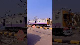 Katwa Bande Emu Passing Through Railgate #Shorts #viralshorts #easternlifelines