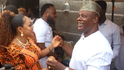 SEE HOW YINKA QUADRI'S DANCE STEP WITH SOLA KOSOKO BECOMES CYNOSURE OF ALL AT HER NAMING CEREMONY