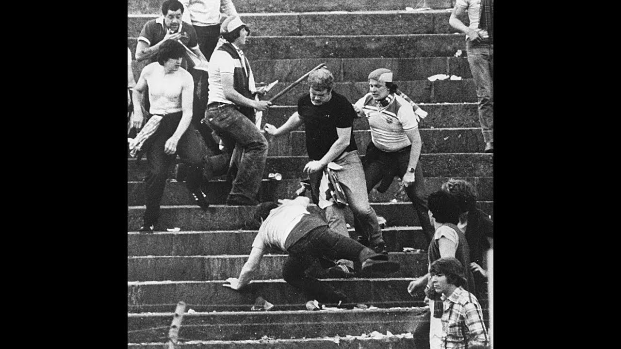 Фф хулиганы школа. Футбольные хулиганы 1980 Англия. Вест Хэм хулиганы. British Football Hooligans 70-80. Хулиганы 70- 80.