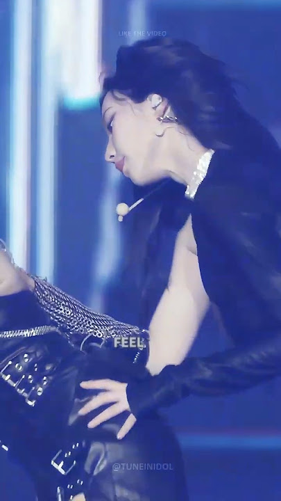 Karina slaps Winter's ass 🍑 #aespa #Kpop #Shorts