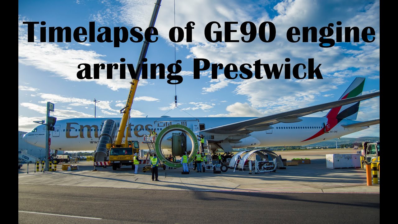 Emirates B77F unloads GE90 Engine (timelapse)