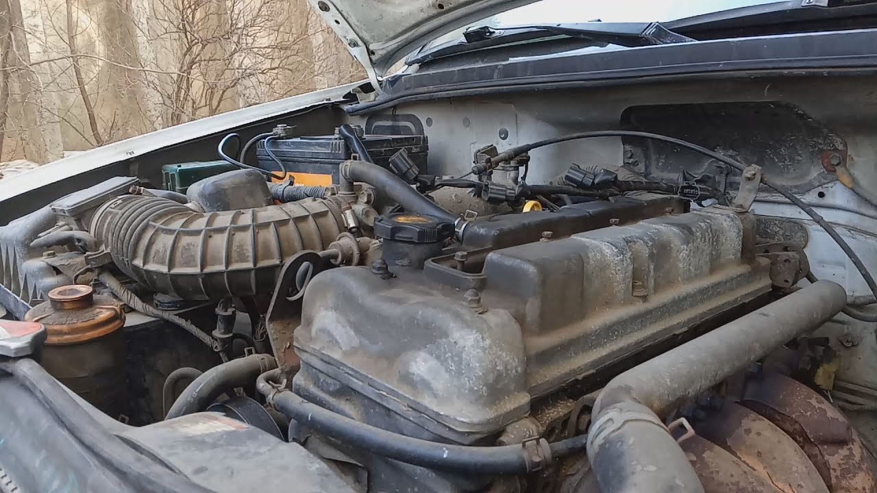 Залил свечи, пытаюсь завести двигатель - YouTube