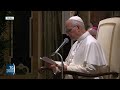 Papa: oscuro frangente storico. Si spreca denaro per uccidere