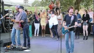 👉🔥Doobie Brothers Live🍷| 🎵 Listen to the Music - 