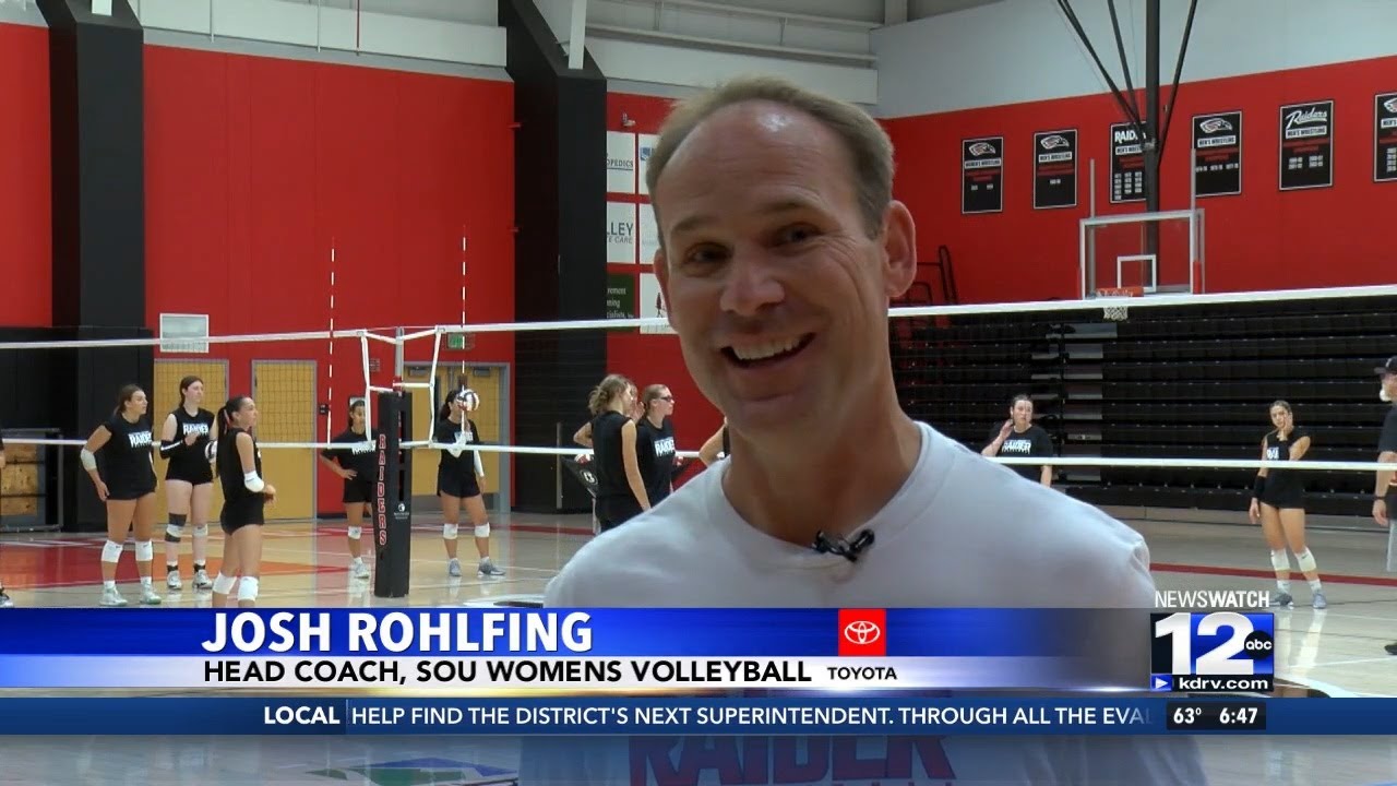 Southern Oregon head volleyball coach Josh Rohlfing hits 400 wins - YouTube