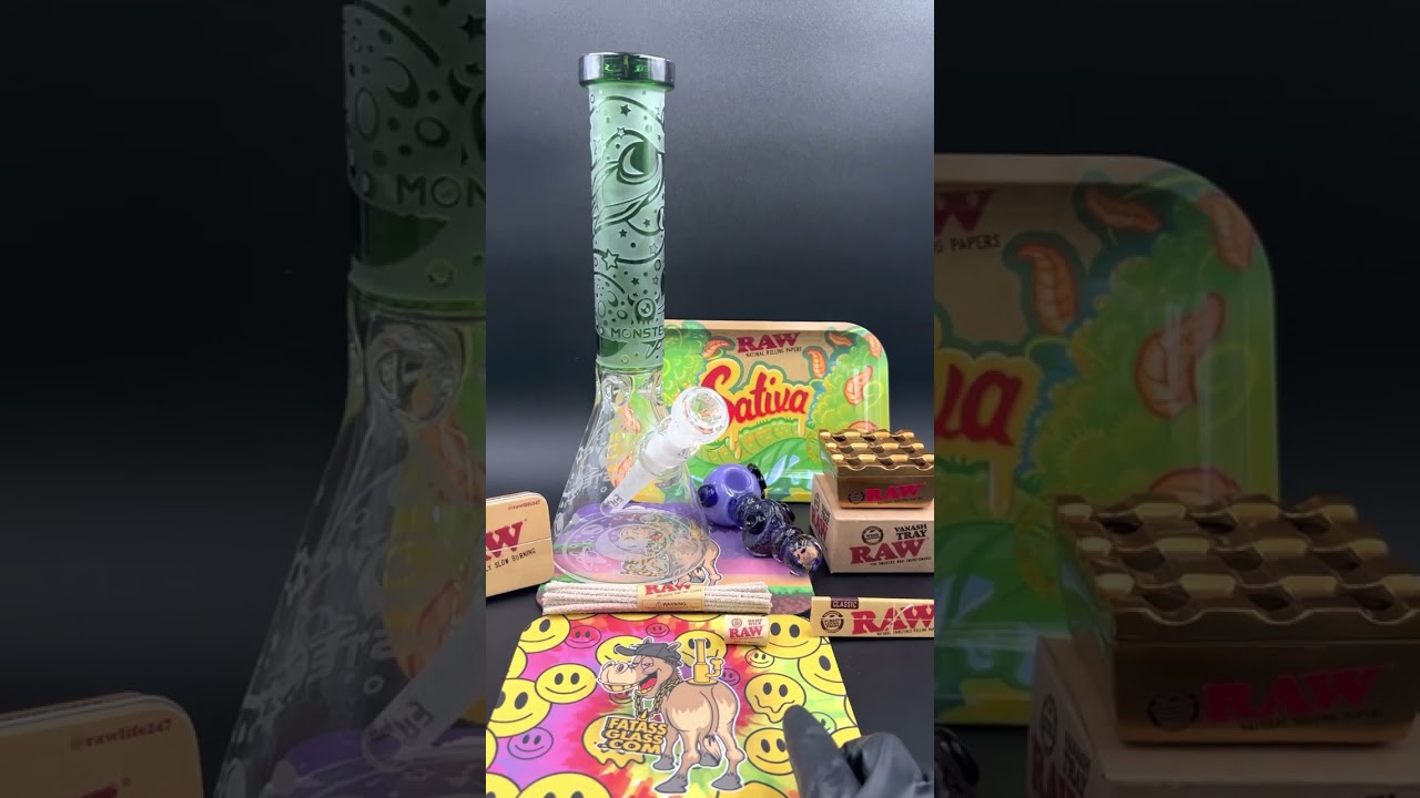 Hand Picking a Level 2 $50 Dry Herb Mystery Box at Fat Ass Glass Company Unboxing