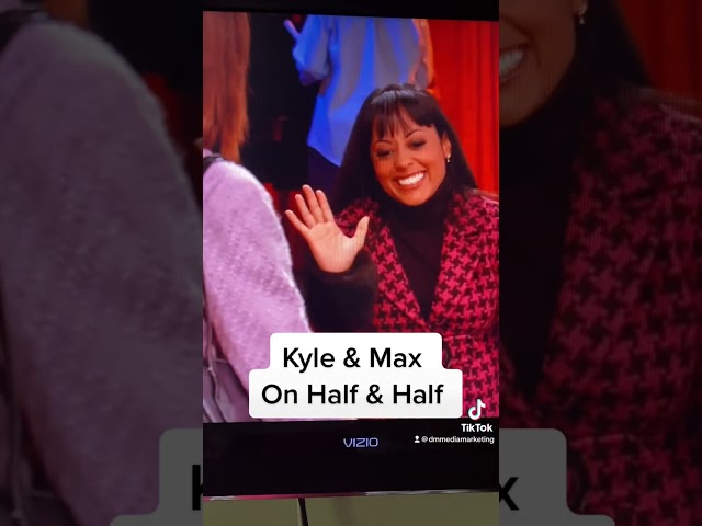 Kyle Barker & Maxine Shaw on Half & Half with their daughter class=