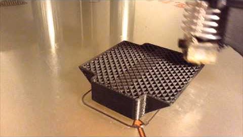 "Velocity Extruding" with MachineKit first raw output