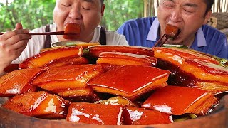 20 catties of pork belly, the second brother makes 'Dongpo pork', one piece at a timeMukbang