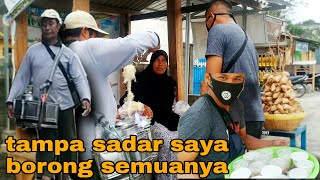 Cerita bapak penjual gula gending di tabrak mobil di Bali,,, tanpa sadar saya borong dagangan nya