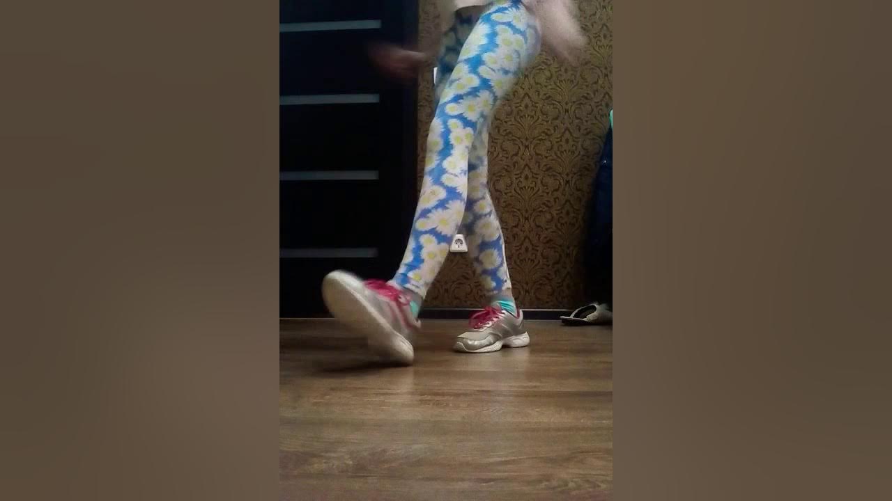 Видео танца шафл для начинающих. Шафл ногами. Легкие танцы ногами. Урок танца ногами. Танец ногами шафл.