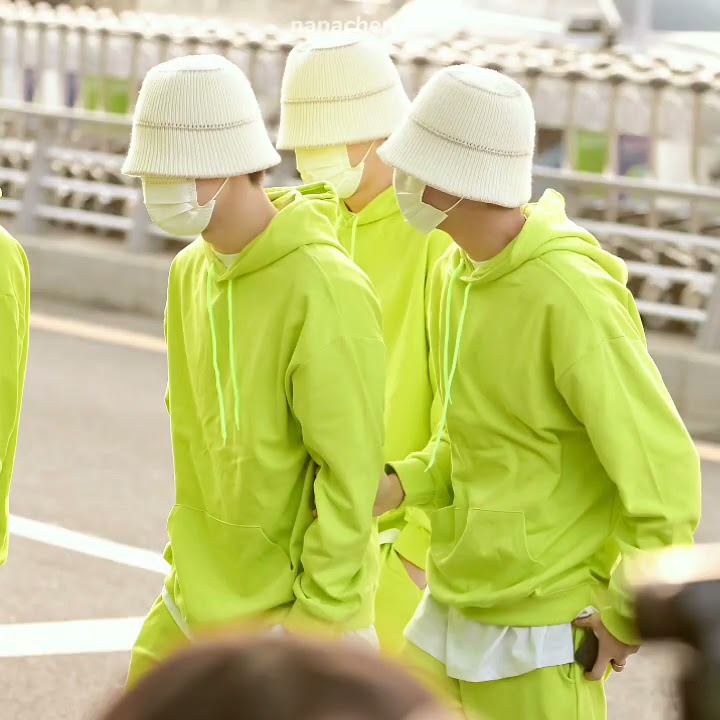 Jaemin offered his arm to Haechan because he was cold 🥺 #nct #shorts