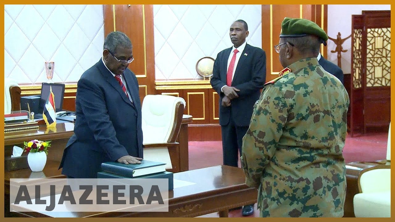 🇸🇩 البشير السوداني يُجري تعديلات على تشكيلته القيادية وسط حالة الطوارئ | الجزيرة الإنجليزية