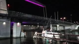 sailboat crashes into the bridge the mast cracks,  making a big bang