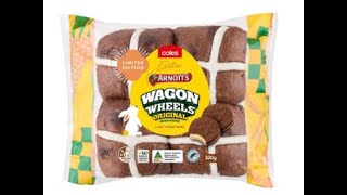 Reviewing Coles Arnott’s Wagon Wheels inspired hot cross buns