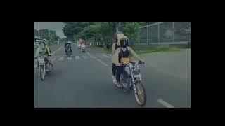 story wa cewek cantik motor herex