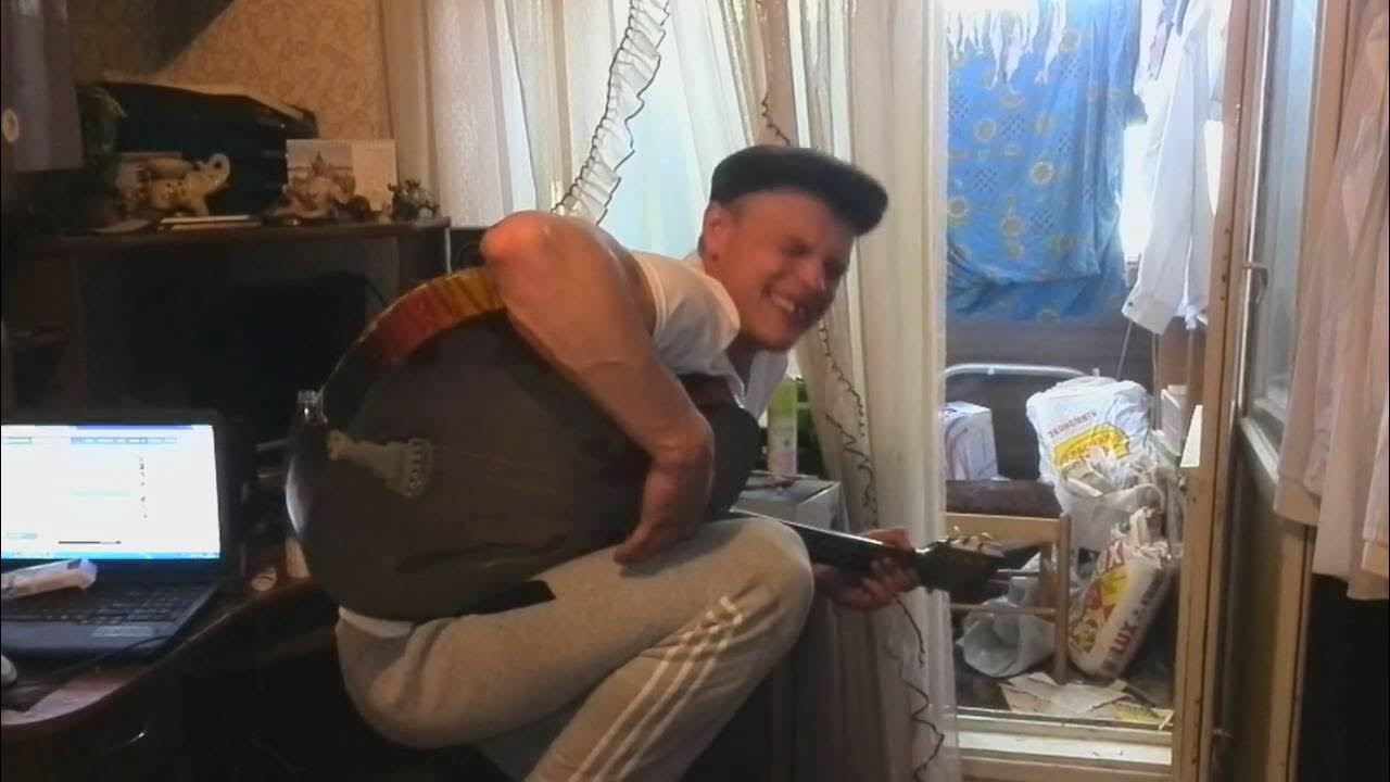 Твой любимый мотылек в твоих глазах. Макс корж гифка. Макс корж мотылек. Макс корж амстердам. Корж что ты братишка притих.