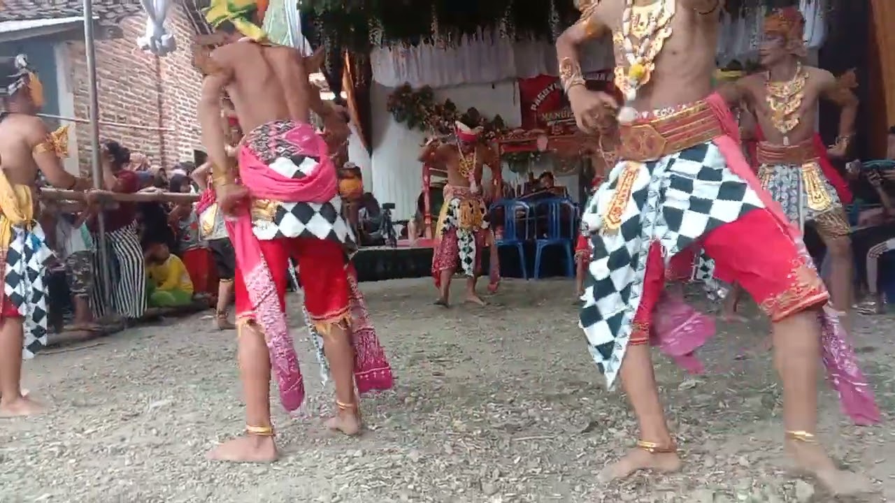 'kuda kepang manunggal Karso 'tari pembuka , live Karanganyar seboro