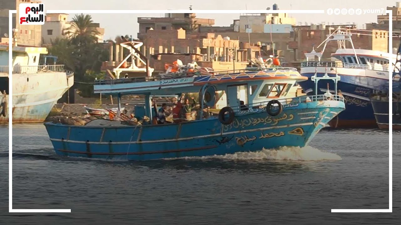 من مراكب الصيد لـ اليخوت الفاخرة.. شوف ورشة عم سعيد أقدم صانع سفن برشيد