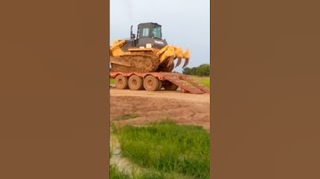 #short Haw to unload shantu Dozer from lowbed successfuly