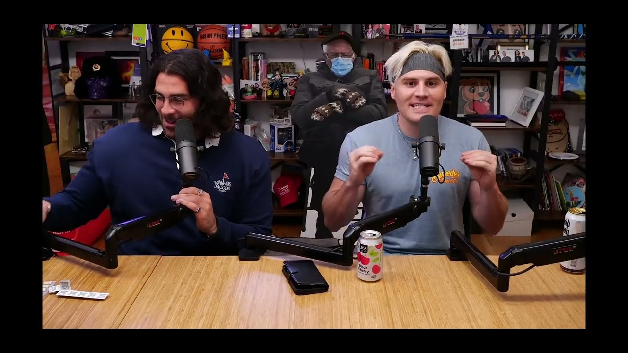 Fuslie REVEALS SHOCKING news! Leslie showers everyday!