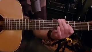 Close-Up of Dave Matthews guitar hand while playing Minarets solo