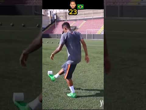 Neymar juggling Toilet paper 🧻