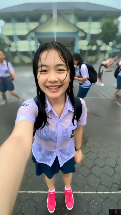 Cewek sma bermain hujan #shorts