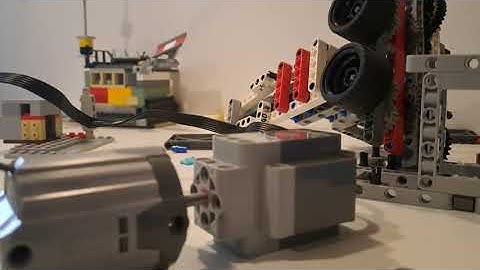 Powered up VS Power Functions: XL edition