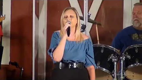 Renee Garrison sings Talking In Your Sleep at The ...