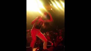 Juliette Lewis covers Stevie Nicks&#39;s Stand Back at night two of Fleetwood Mac Fest 2/10/16