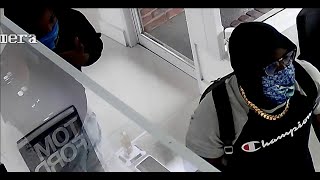 Bold thieves snatch expensive gold chain from Miami jewelry store