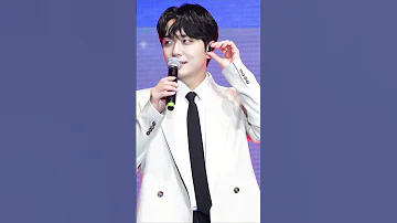 포레스텔라 고우림 Ko Woorim Shape Of You 소개 제가 이 곡으로 약간 이슈를 좀 어떻게 했습니다 