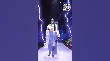 Siêu mẫu Vũ Thu Phương Frirst Face BST của NTK Võ Công Khanh tại Tuần lễ thời trang Quốc tế AVIFW