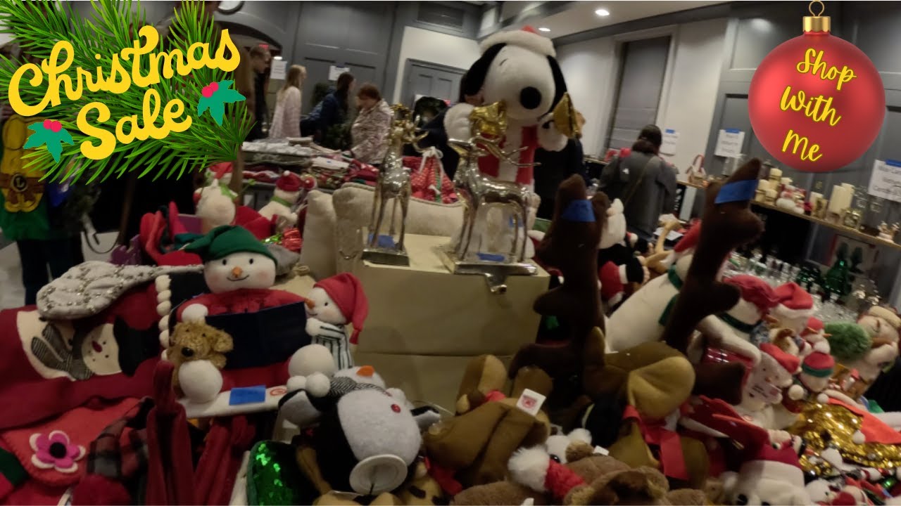 Рождественское изобилие! На этой церковной распродаже было ОЧЕНЬ много товаров!