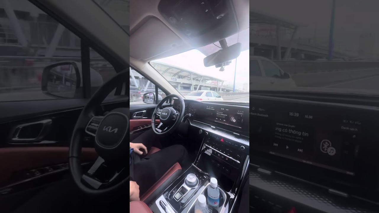⁣Kia Carnival - Thuê xe tự lái tại Tp.Hcm