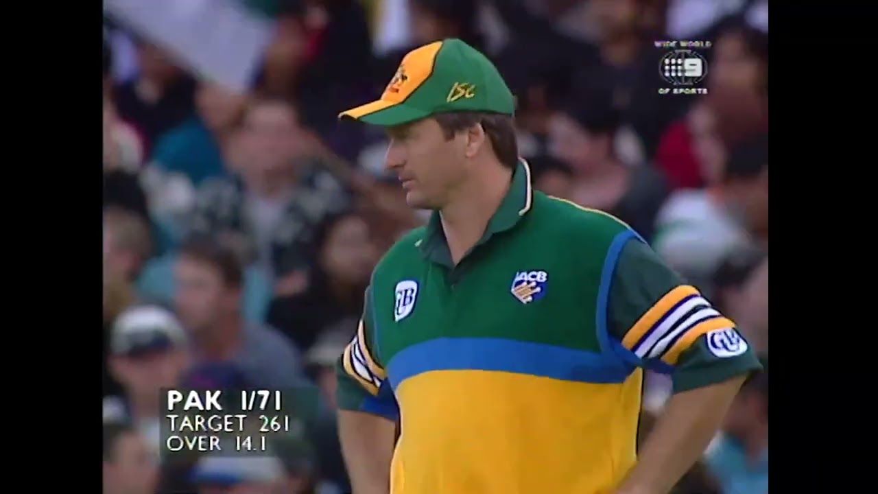 Ijaz Ahmed 85 vs Australia MCG 1999-00 C&U Series 