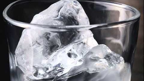 GLASS WITH ICE SOUND EFFECT IN HIGH QUALITY