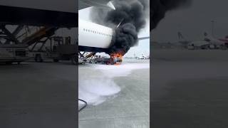Avião quase pegou fogo por completo. #airlines #aviation  #canada
