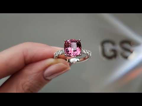 Ring with 3.16 carat pink tourmaline and diamonds in 18K white gold Video  № 1