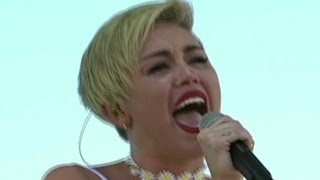 Miley Cyrus cries during performance