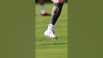 DO FOOTBALLERS WEAR NEW BOOTS FOR EVERY MATCH?