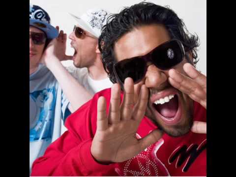 Ver Dynamite! Remix en YouTube