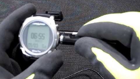 DiveSystem iDive: How to recharge iDive using USB Booster