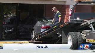 Car crashes into Mario s Pizza in Winston-Salem